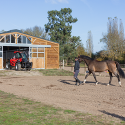 ULM Télescopique ultra compact manitou valet de ferme