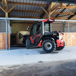 ULM MANITOU ABM valet de ferme agri construction bt paysagiste