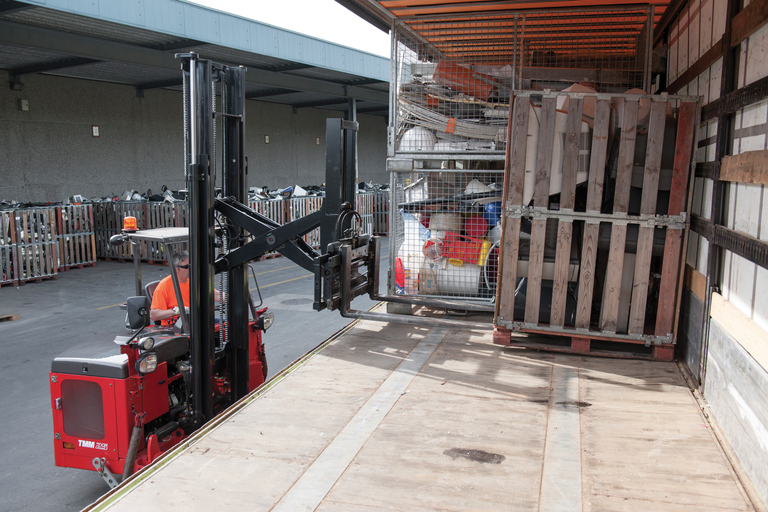 chariot embarqué à mât manitou tmm