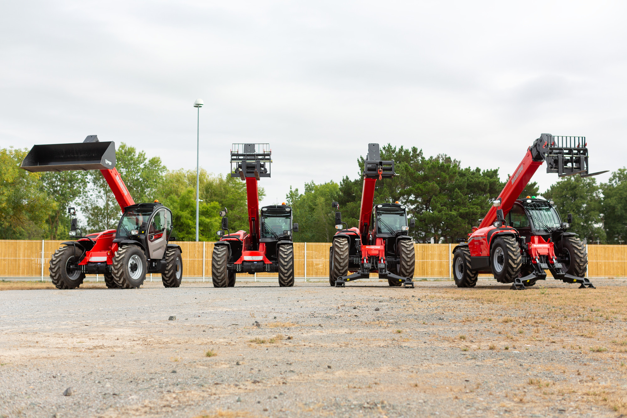 Nouvellle gamme moyenne hauteur chariot télescopique construction manitou