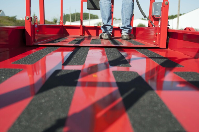intérieur panier nacelle ciseaux manitou électrique