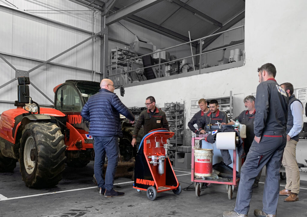 formation Oil in 1 Manitou techniciens ABM